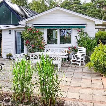 1 Bedroom Amazing Home In Hoellviken Luaran gambar