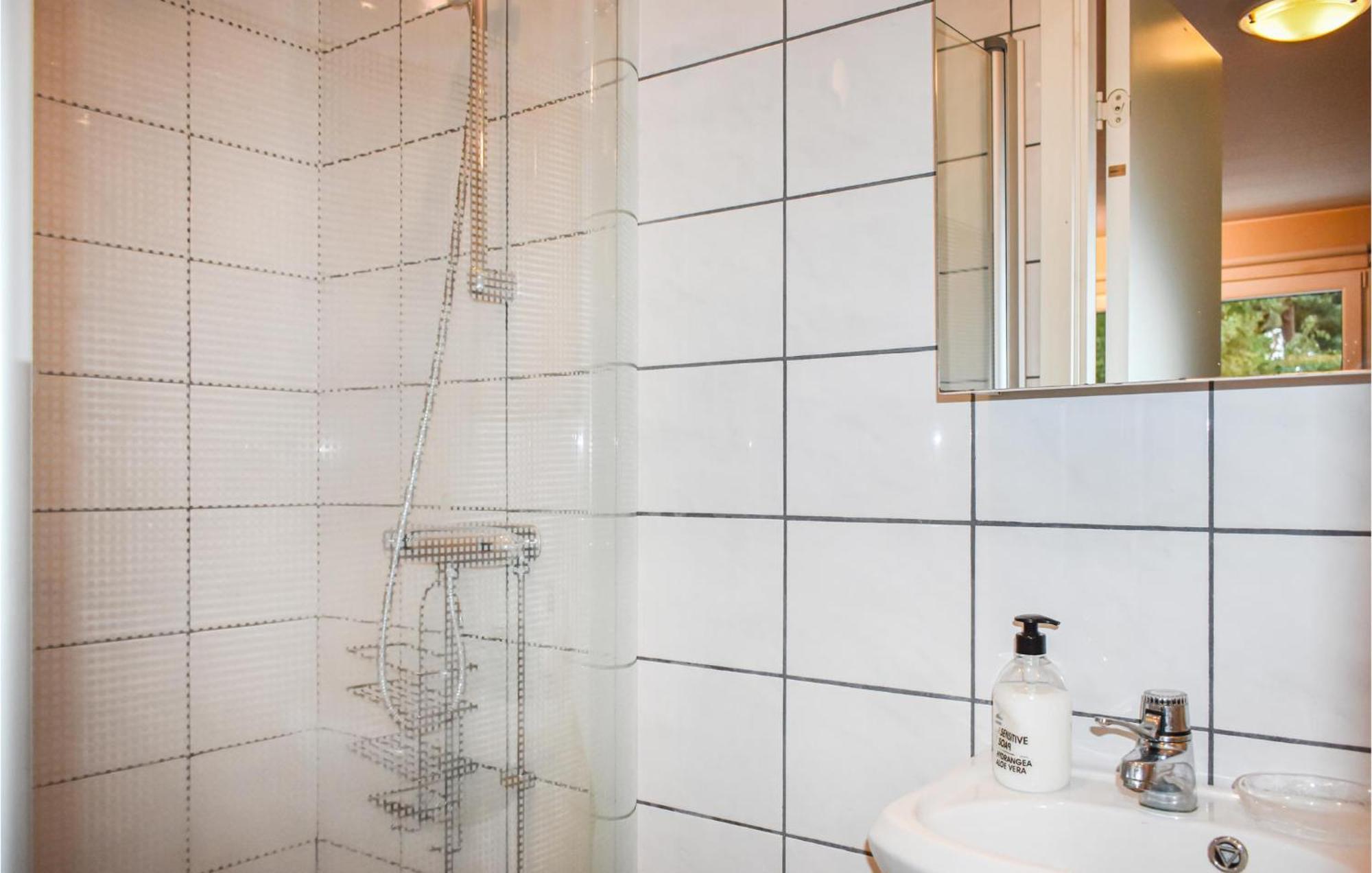 1 Bedroom Amazing Home In Hoellviken Luaran gambar