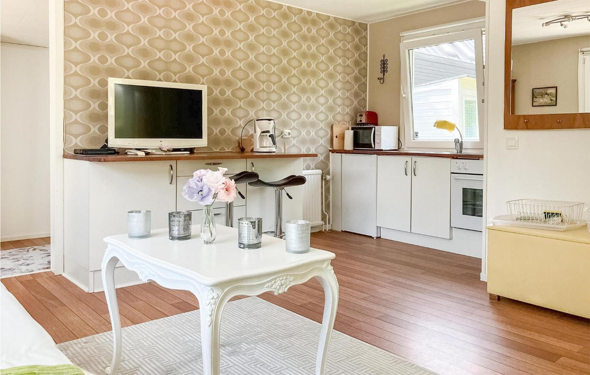 1 Bedroom Amazing Home In Hoellviken Luaran gambar